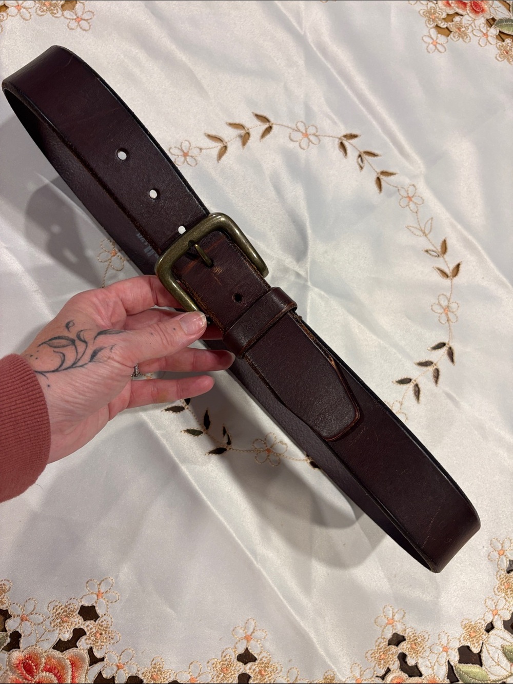 Classic Brown Leather Men’s Belt with Brass Buckle